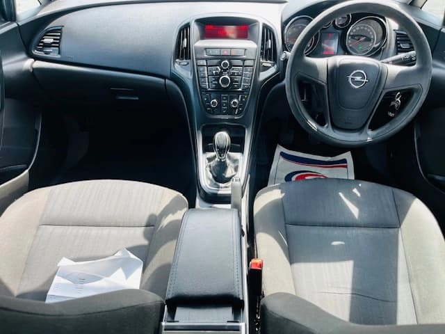2010 OPEL ASTRA - thumbnail 4