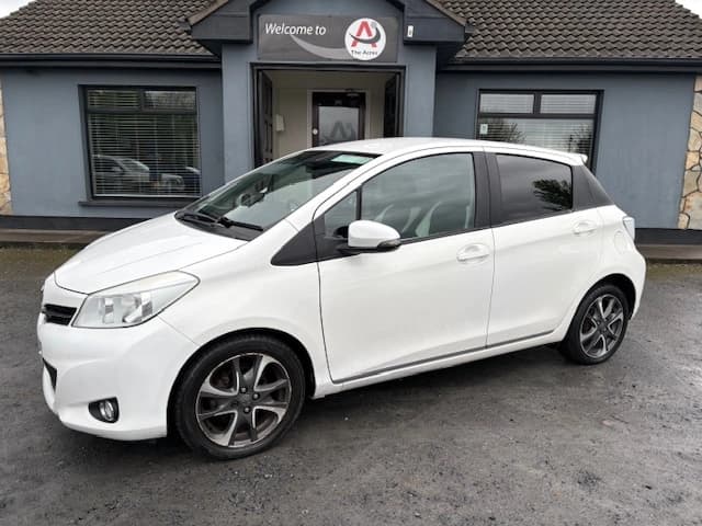 2014 TOYOTA YARIS